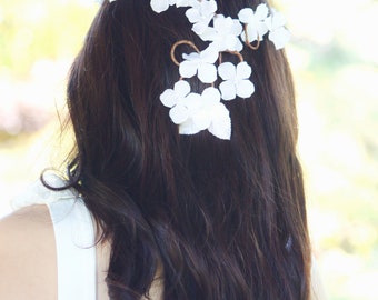 White Hydrangea Blossom Bridal Crown, Bridal Headpiece, White Flower Crown, Special Occasion, White Flowers, Woven Vine Circlet