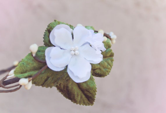 Bridal hair crown, white floral headpiece, flower… - image 4