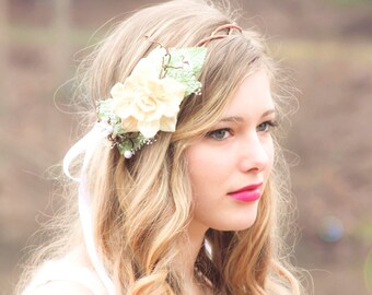 Rustikaler Hochzeitskranz mit getrockneten Blumen, florales Kopfstück, Braut Blumenkrone, Hochzeit Kopfstück, natürliche Kiefernzapfen-Rosenblumenhaarkrone
