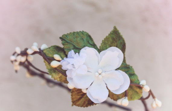 Bridal hair crown, white floral headpiece, flower… - image 2