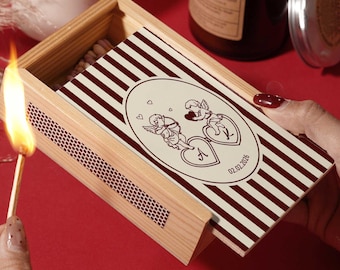Caja de cerillas personalizada con diseño de Cupido, detalle para parejas en su boda o como regalo de aniversario o compromiso.