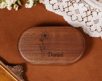 Boîte à bijoux personnalisée fleur de naissance pour femme, voyage personnalisé, boîte à bijoux, boîte à bijoux en noyer à graver pour anniversaire de maman, cadeau de fête des mères