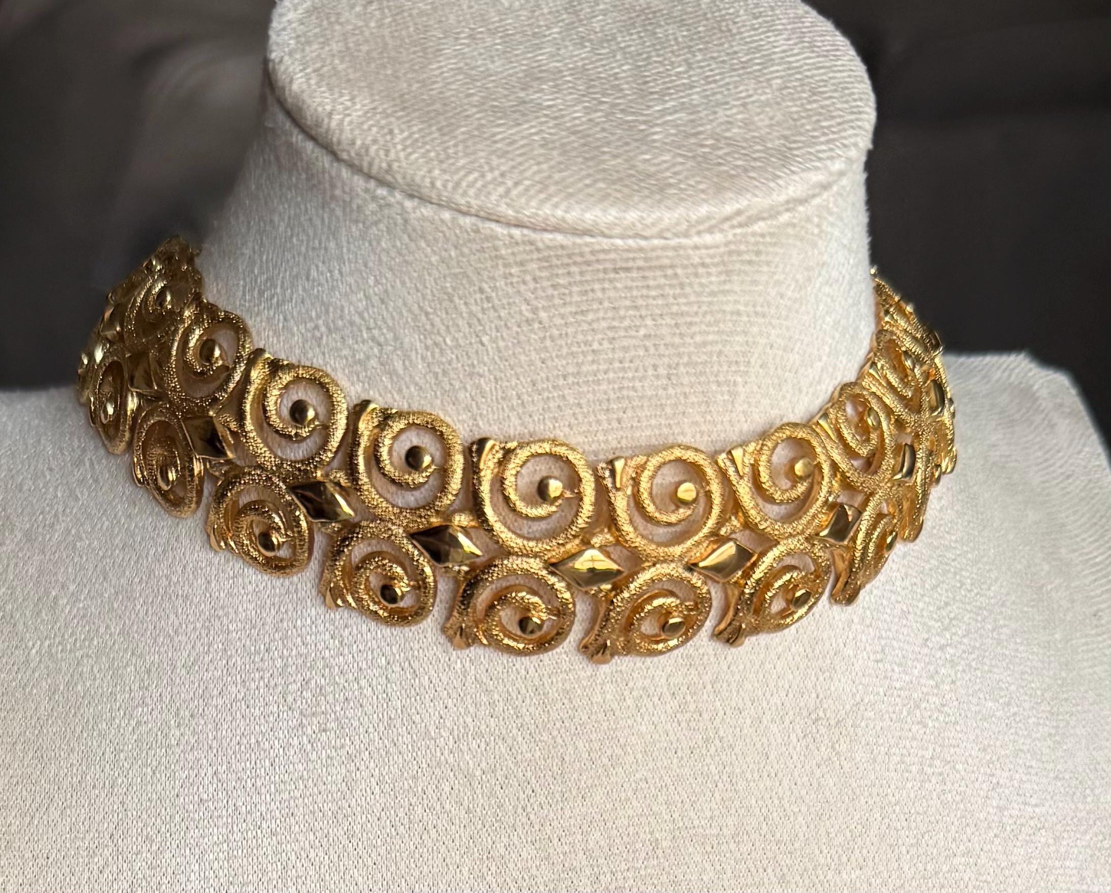 Vintage Monet Necklace Gold with Owl Links 1970&rsquo;s Fantasia Collection