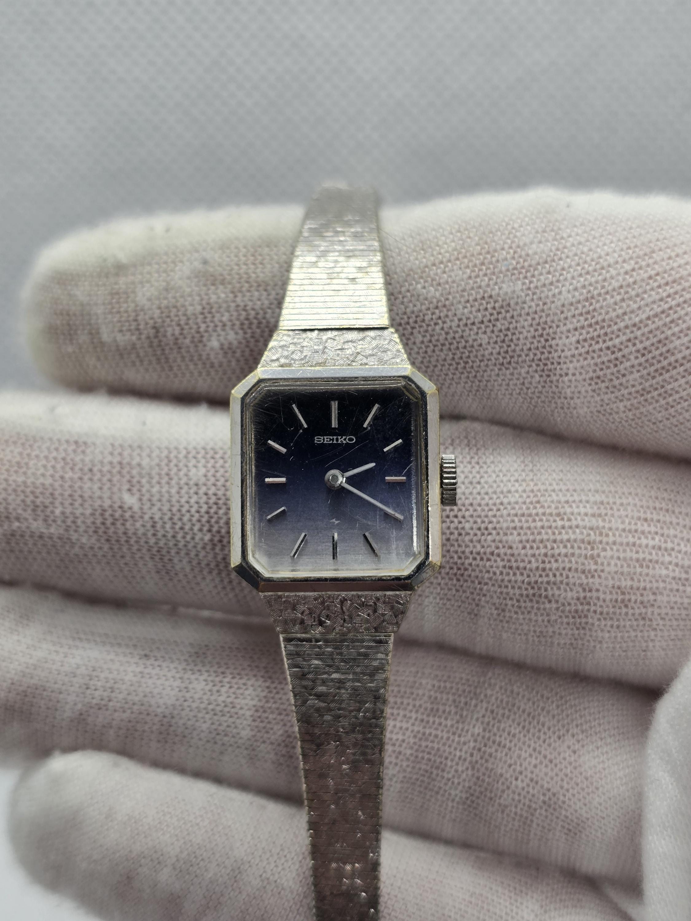 Montre Femme Vintage SEIKO B569sx Ton Argent - Neuve Avec étiquettes, Bracelet Acier