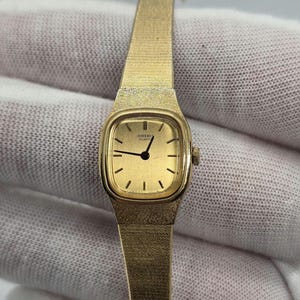 Retro SEIKO Small Square Gold Watch Vintage Women&#39;s Timepiece Adjuatable Strap Gift for Her Gift for Mom