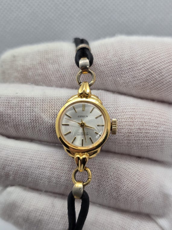 RARE 1960s Citizen Mechanical Ladies Watch Gold Plated 17 Jewels White Dial Petite Mid-Century Watch for Women Dainty Watch Vintage Citizen
