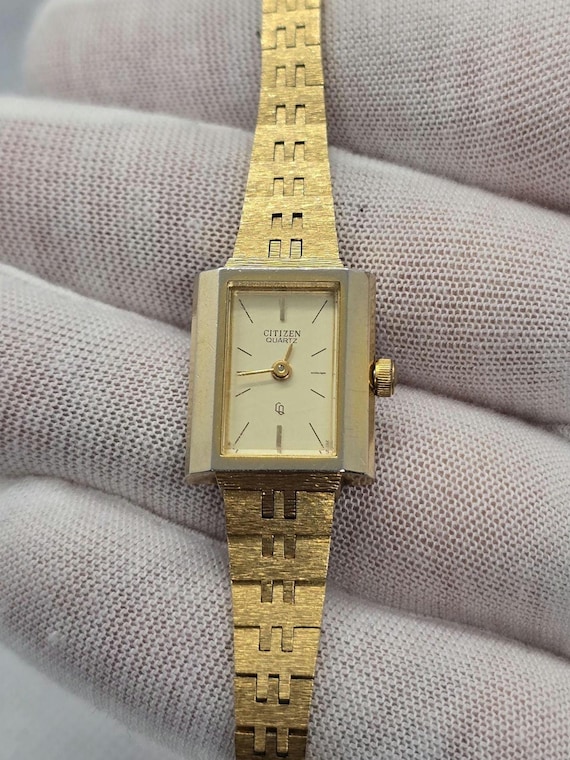 Vintage CITIZEN Women display picture 2
