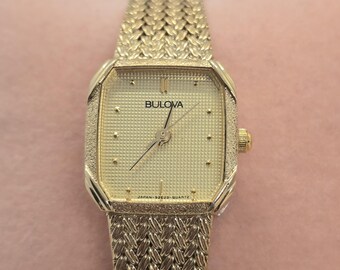 Vintage Bulova Women&#39;s Gold Quartz Watch 1980s Textured Bracelet Watch Square Face Gold Watch Elegant Retro Dress Watch Dainty Gift for Her
