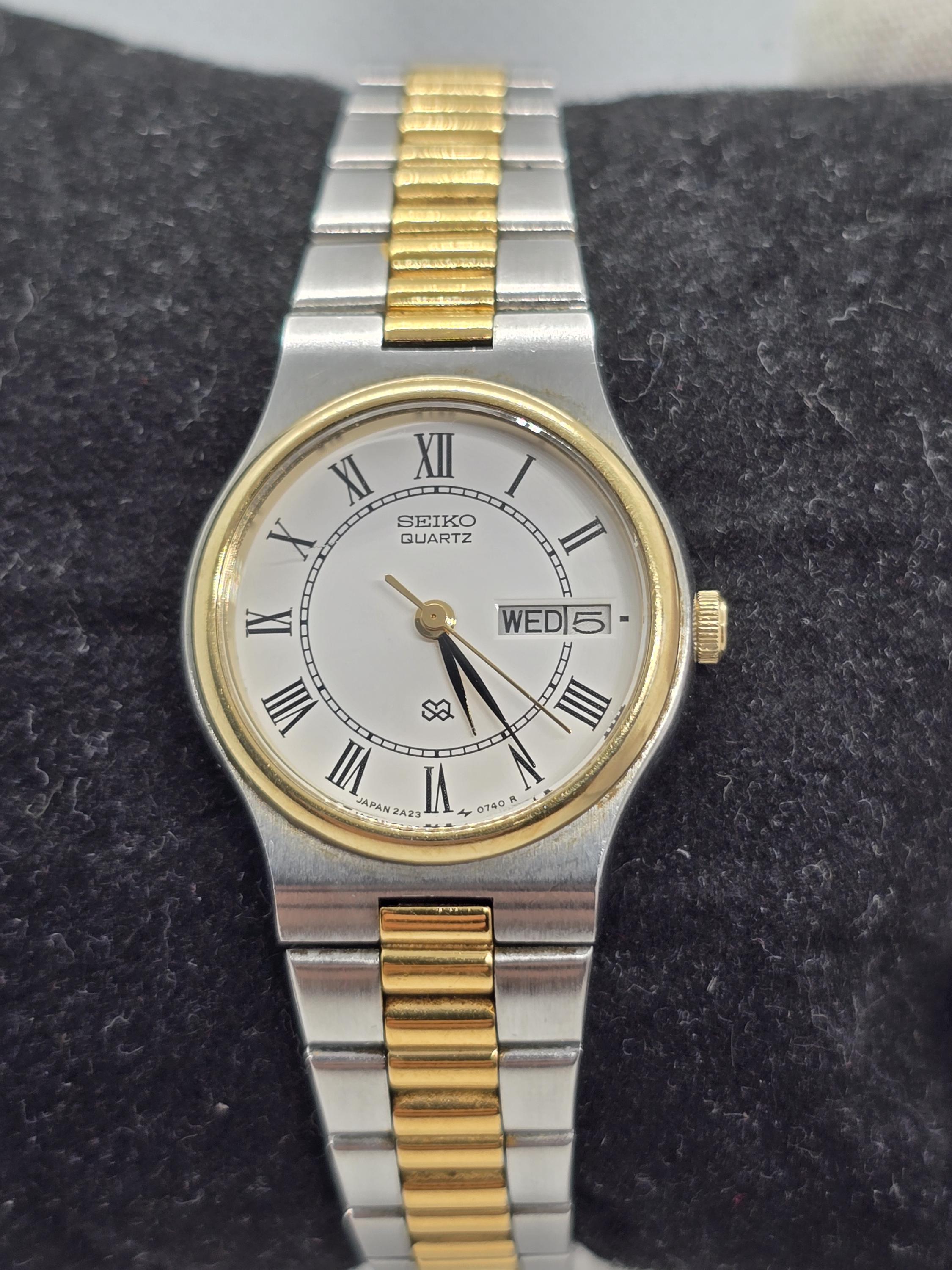 24mm Ladies Seiko 2-Tone Gold / Steel Quartz Date Watch 3Y02-0859 Roman Dial Seiko Two Tone Womans Watch - Etsy main image 4