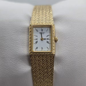 Vintage Seiko Womens Watch Gold Tone Tank Watch Petite  display picture 1