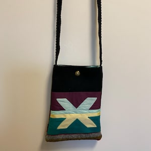Cartera cruzada con cintas cosidas a mano de los nativos americanos Osage
