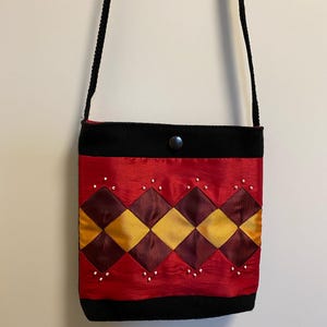 Cartera cruzada con cintas cosidas a mano de los nativos americanos Osage