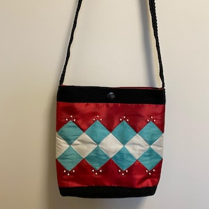 Cartera cruzada con cintas cosidas a mano de los nativos americanos Osage