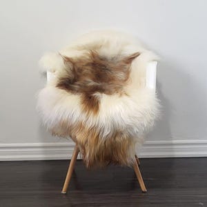 Natural Icelandic Sheepskin Fur Rug New House Gift Real Wool Blanket Humanely Sourced Lambskin Seat Cover Housewarming Present Carpet