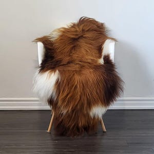 Natural Icelandic Sheepskin Fur Rug New House Gift Real Wool Blanket Humanely Sourced Lambskin Seat Cover Housewarming Present Carpet