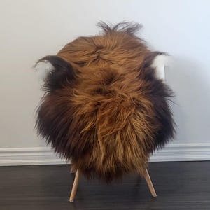 Natural Icelandic Sheepskin Fur Rug New House Gift Real Wool Blanket Humanely Sourced Lambskin Seat Cover Housewarming Present Carpet