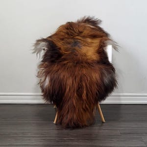 Natural Icelandic Sheepskin Fur Rug New House Gift Real Wool Blanket Humanely Sourced Lambskin Seat Cover Housewarming Present Carpet