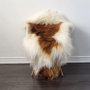 Natural Icelandic Sheepskin Fur Rug New House Gift Real Wool Blanket Humanely Sourced Lambskin Seat Cover Housewarming Present Carpet