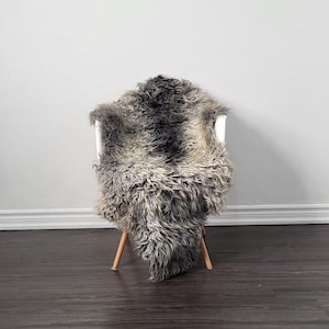 【新品未使用】値下げ　ゴットランドシープスキン グレー ラグ 羊 天然素材 ゴットランドシープスキンSKINNRIKET 羊毛ラグ グレー