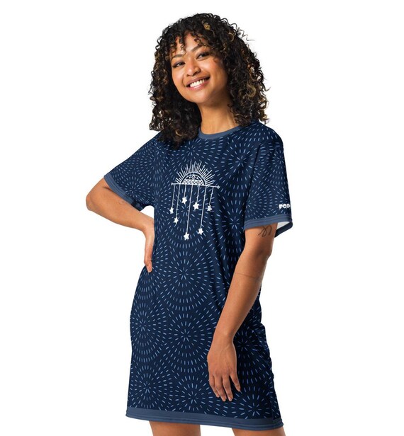 designer t shirt dress Blue Wavy Women's T-shirt Dress, Abstract Waves Modern Abstract Oversized  Women's Dress-Made in USA/EU