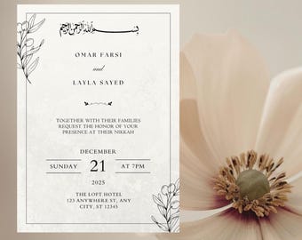Puede incluir: Una invitación de boda en blanco y negro con un diseño floral. La invitación dice "Omar Farsi y Layla Sayed" e incluye la fecha y la hora de la ceremonia de boda. El texto "Junto con sus familias, solicitan el honor de su presencia en su Nikkah" también está incluido.
