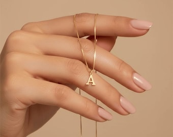 Collar personalizado con inicial en oro de 18 quilates / Colgante personalizado con letra en plata de ley