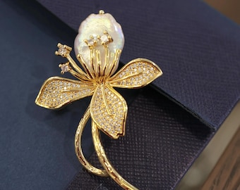 Baroque Pearl Flower Brooch, Gold Floral Brooch, Handmade Statement Jewelry, Scarf and Sweater Pin, Gifts for Mom