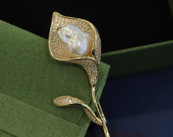 Baroque Pearl Calla Lily Brooch – Handmade 14K Gold Floral Pin – Elegant Vintage Wedding Jewelry, Gift for Her, Mother‘s Gifts