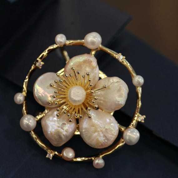 Baroque Pearl Flower Brooch, Gold Pin, Handmade Vintage Jewelry - Etsy