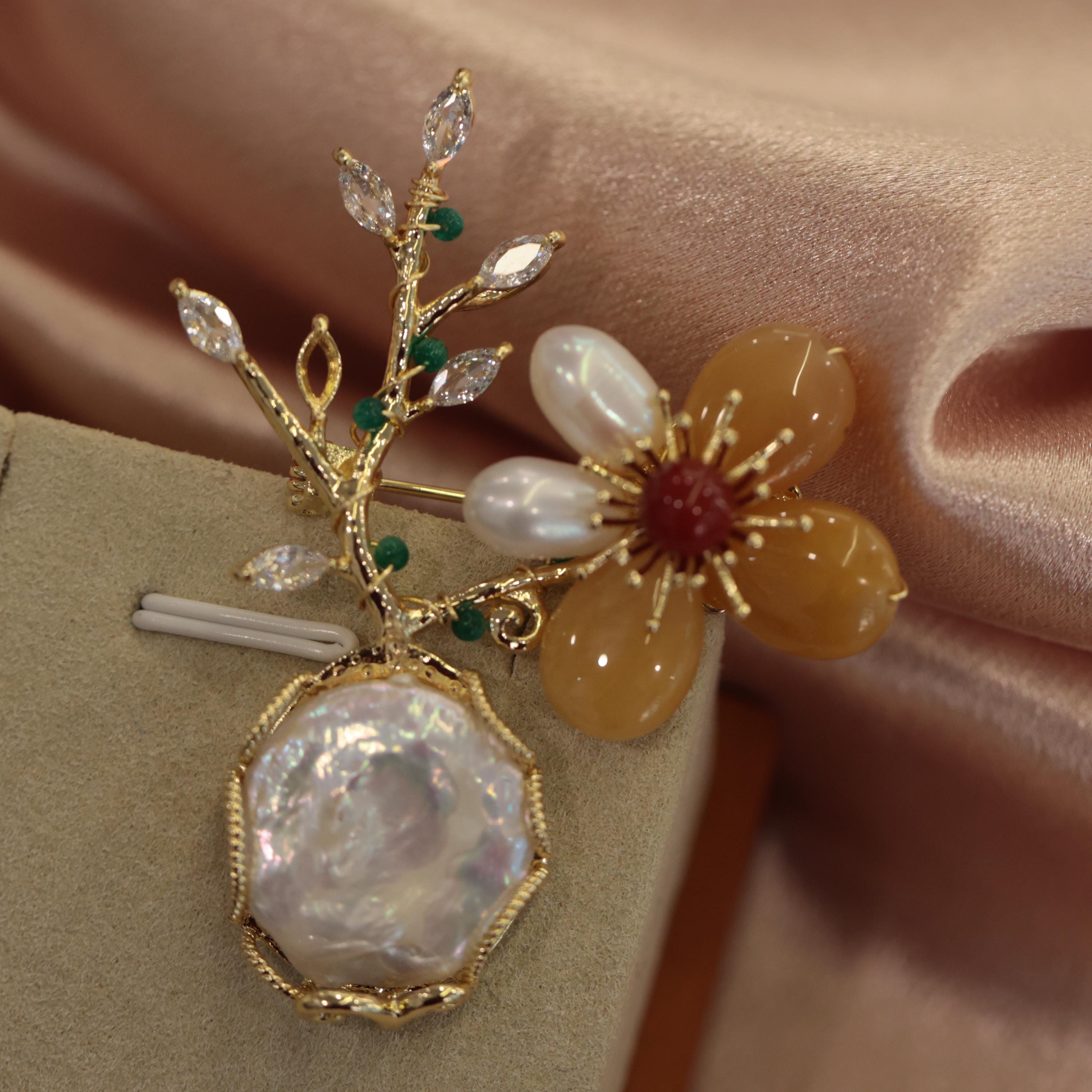 Baroque Pearl Flower Brooch, 14K Gold-filled Pin, Handmade Jewelry