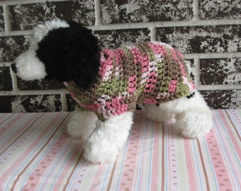 Dog sweater in pink camo, xs dog sweater, small dog sweater, pink camo dog sweater. sweater for small pets, crochet dog sweater.