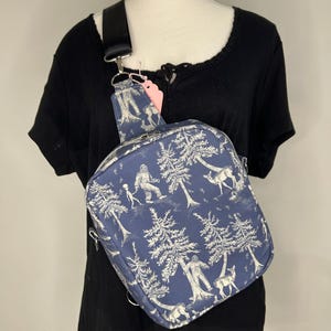 Friends of Bigfoot Convertible Pebble Bag