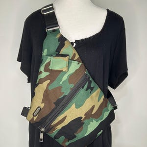 Unisex Camouflage Concealed Carry Convertible Sling | Crossbody and Shoulder Bag
