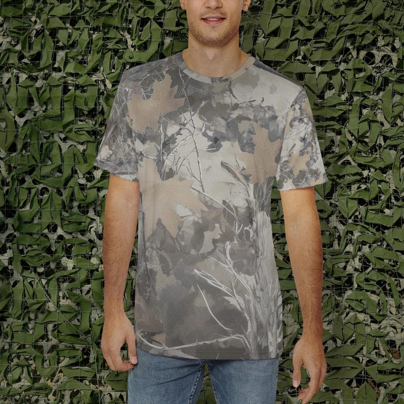 Mossy Oak Camo Print Tee: Men's Outdoor Hunter Shirt image 1