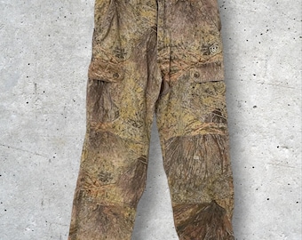 Game Winner x Mossy Oak Brush Camouflage Cargo Pants // Youth 12