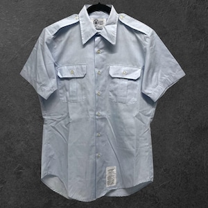 Puede incluir: Un letrero de madera rústico con la frase "Welcome to our home" en letras blancas. El letrero presenta un acabado envejecido y un diseño sencillo y acogedor, ideal para un porche o entrada.