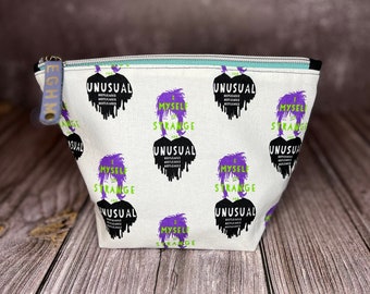 Lydia Deetz Project Pouch, Beetlejuice, Strange &Unusual, Hand Genaaid Tas om al uw spullen, helder en kleurrijk te houden