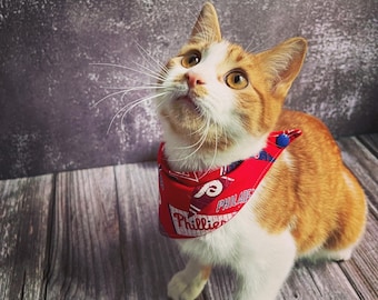 Philadelphia Phillies Cat / Kitten Bandana, 4 telas para elegir!! Hecho a mano, Reversible, 100% Algodón, Cierre a presión, Ajustable
