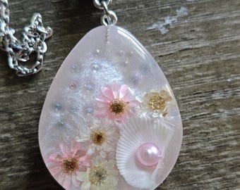 Resin Pendant with real flowers: Handmade Botanical Necklace