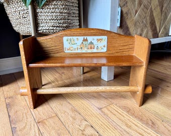 Vintage International China Company “Heartland” Oak Wall Shelf & Paper Towel Holder | Model 7774 | 1980s Folk Art Farmhouse Kitchen Decor