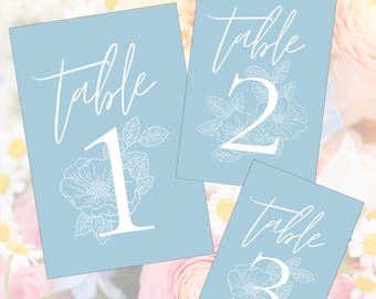 Plantilla para tarjeta con número de mesa para bodas, números de mesa en azul empolvado con detalles florales. Descarga instantánea, ¡lista para editar en Canva! Números de mesa hechos a mano
