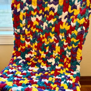 Handmade Chunky Knit Throw Blanket: Soft & Cozy Home Decor
