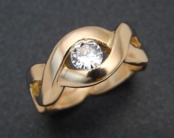 Diamond Moebius Strip Ring