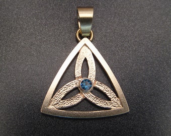 14K Gold Trefoil Pendant with Blue Diamond