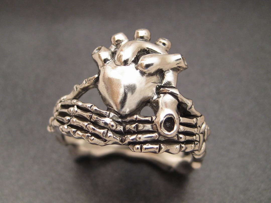 Large Skeletal Claddagh Ring - Etsy