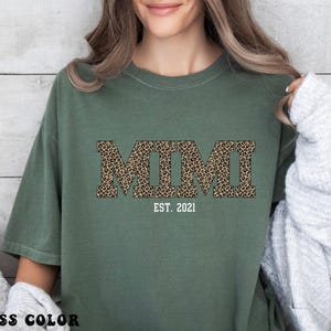 Comfort Colors© Gigi Leopard Shirt for Mother&#39;s Day, Grandma Gift, Grandma T-Shirt, Mom T-Shirt, Retro Mom T-Shirt, Mom Gift, Mom T-Shirt