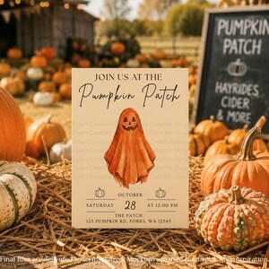 Puede incluir: Una tarjeta de invitaci&oacute;n rectangular con fondo color canela claro y una ilustraci&oacute;n en acuarela de un fantasma naranja. El texto dice: JOIN US AT THE Pumpkin Patch, OCTOBER 28, SATURDAY AT 12:00 PM, THE PATCH, 123 PUMPKIN RD, FORKS, WA 12345.