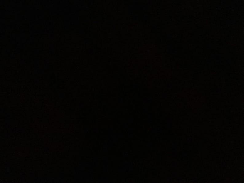 Puede incluir: Un fondo negro.