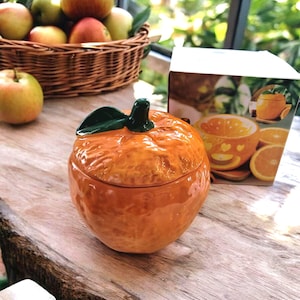 Cute Orange Shaped Oil / Wax Burner. Wax Melts. Novelty Gift. Aromatherapy. Ideal Present.