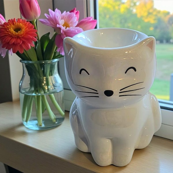 Smiling Cat Wax Melt Burner – White Ceramic Oil Diffuser